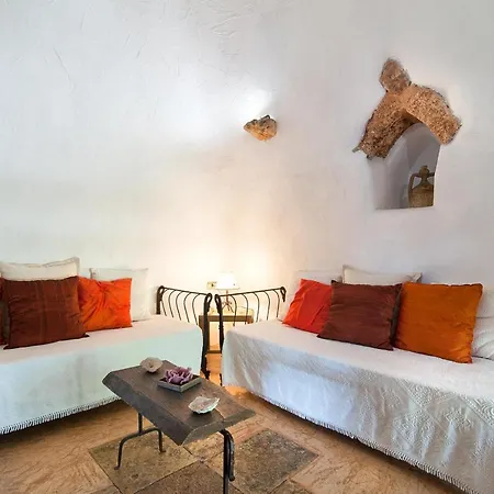 Tia Pool Trullo Вилла